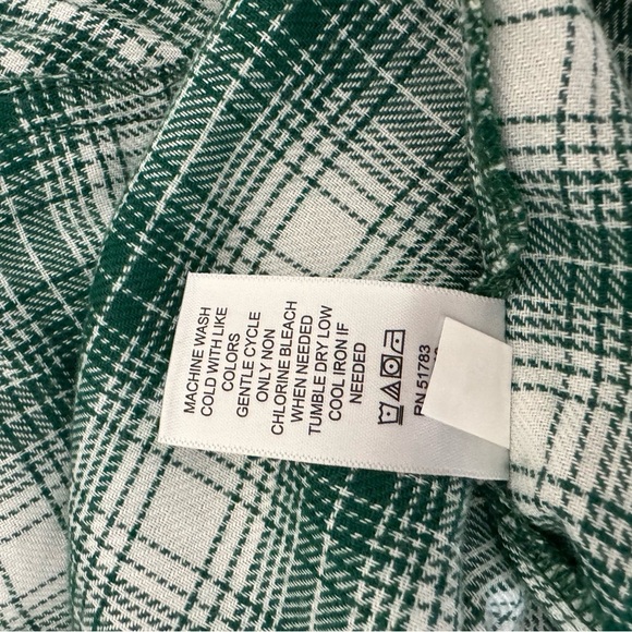 Maurices Green Button Down‎ Shirt Asymmetrical Plaid Design Size S - Picture 8 of 9